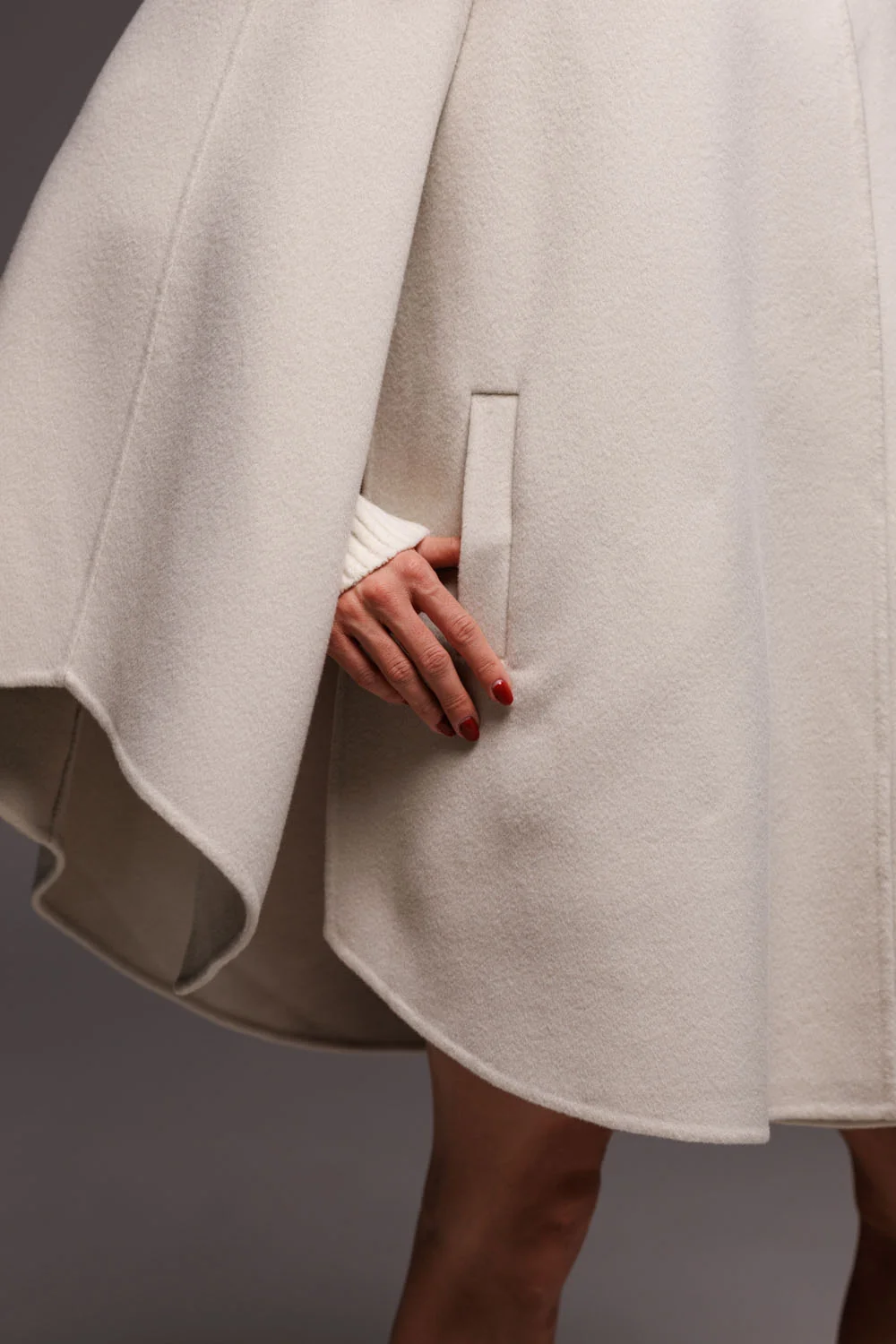Short wool poncho with mink fur and leather decor Bella Bicchi (18-386958)