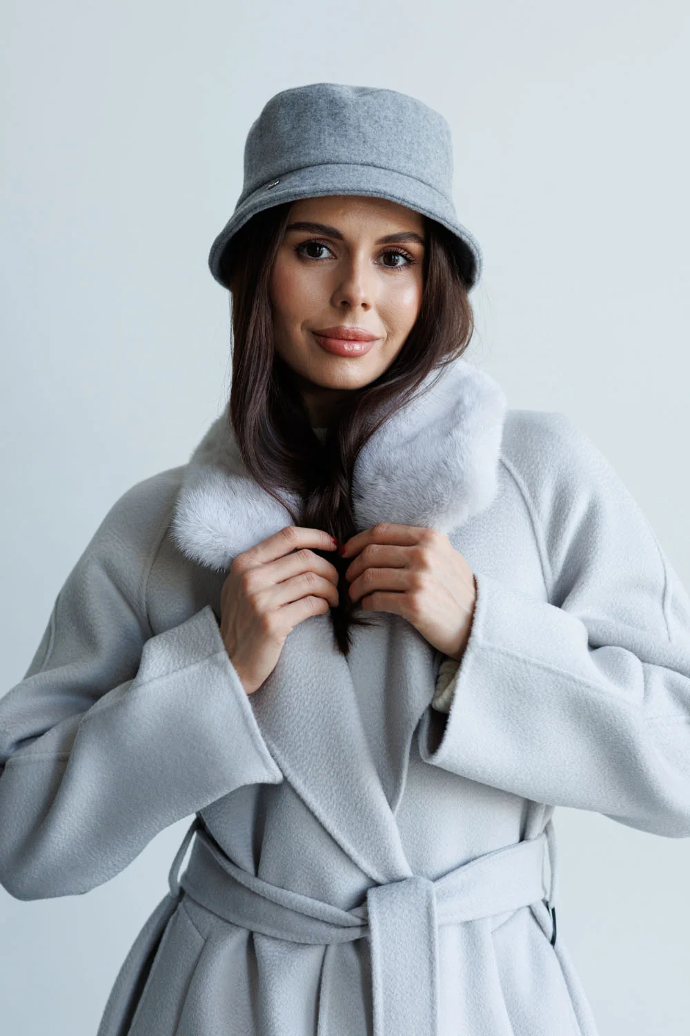Women's long wool coat with cashmere and mink fur, fitted silhouette, classic style Bella Bicchi (18-3115952)