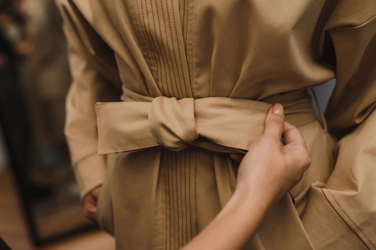 Spring-Summer Trench Coats: Selection Tips and Styling Advice