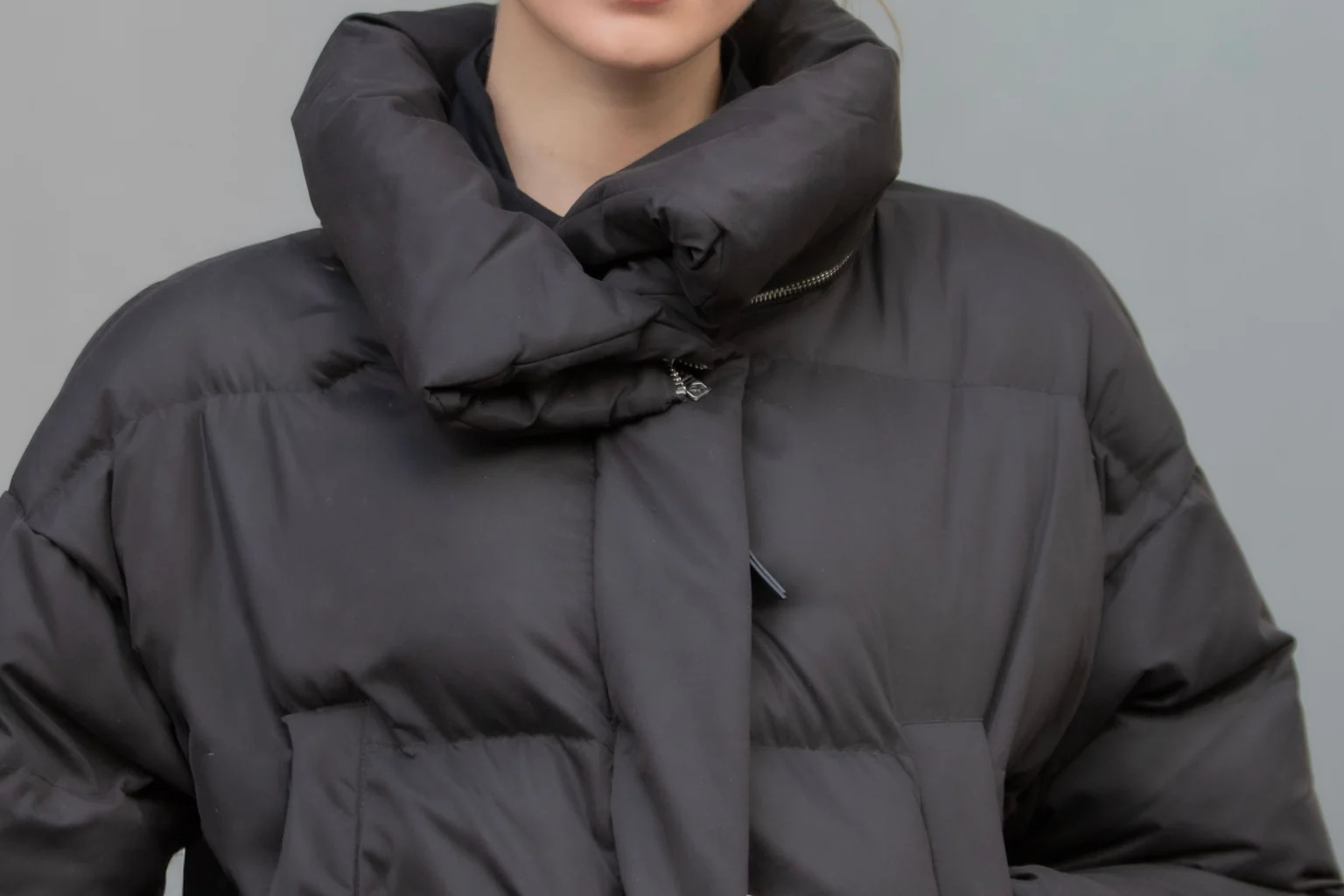 Stylish Women's Down Jackets: Classic and Modern Designs