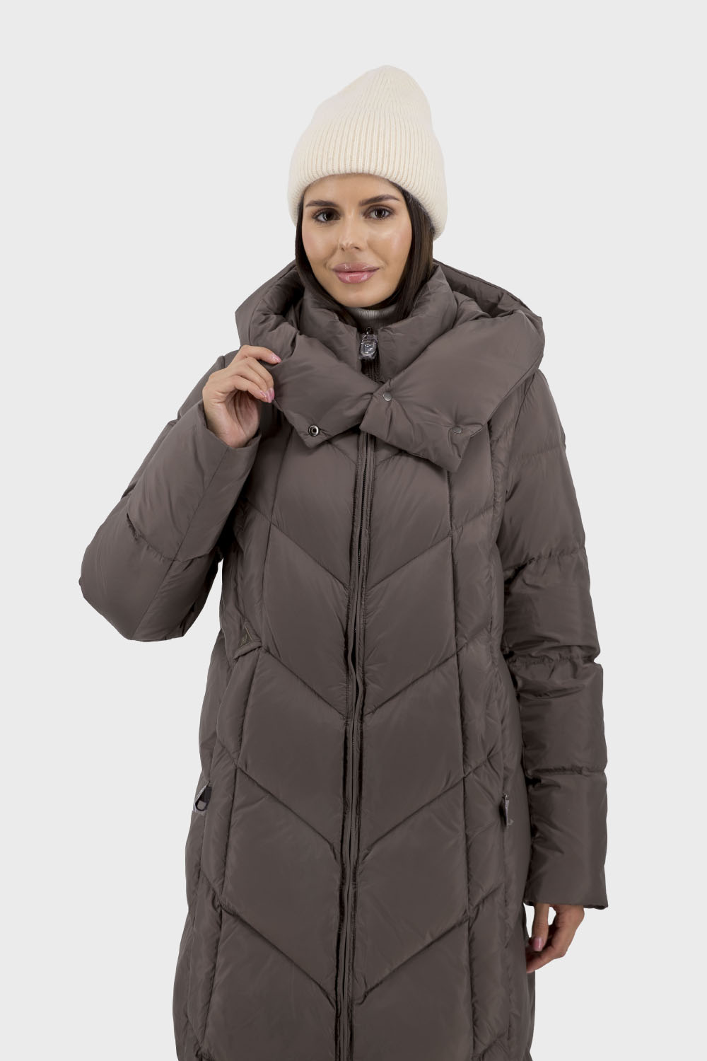 Geacă de damă de iarnă casual cu glugă și centură fără blană Snow Owl (cappuccino, L)